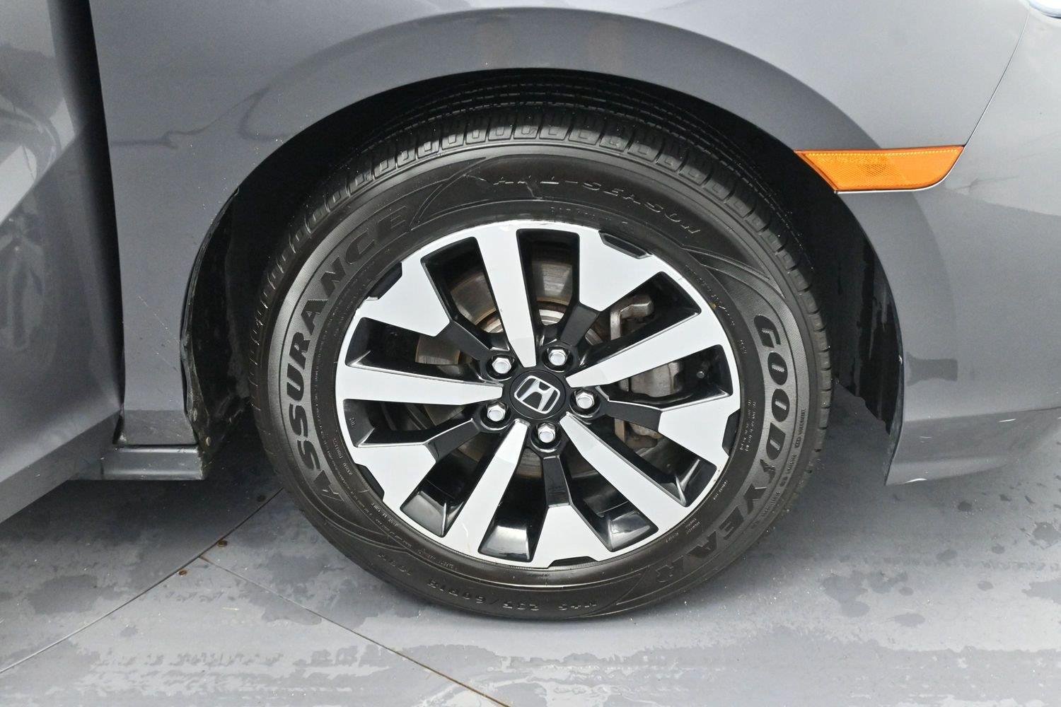 Used 2025  Honda EX-L image 40