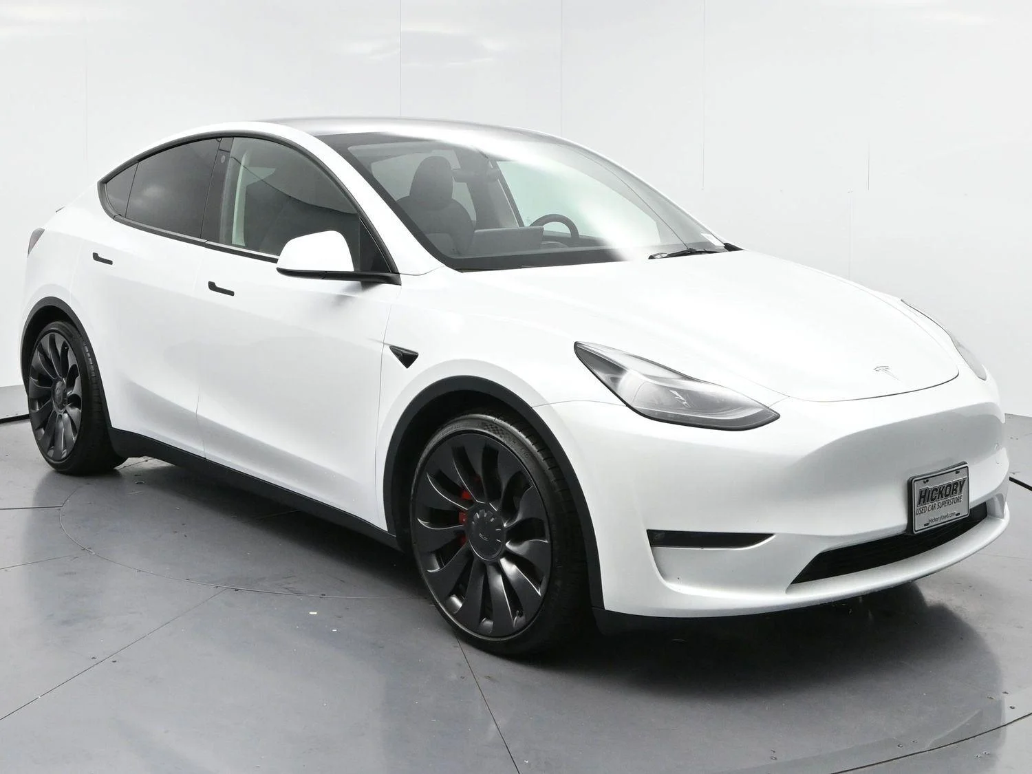 Used 2023  Tesla Performance image 2