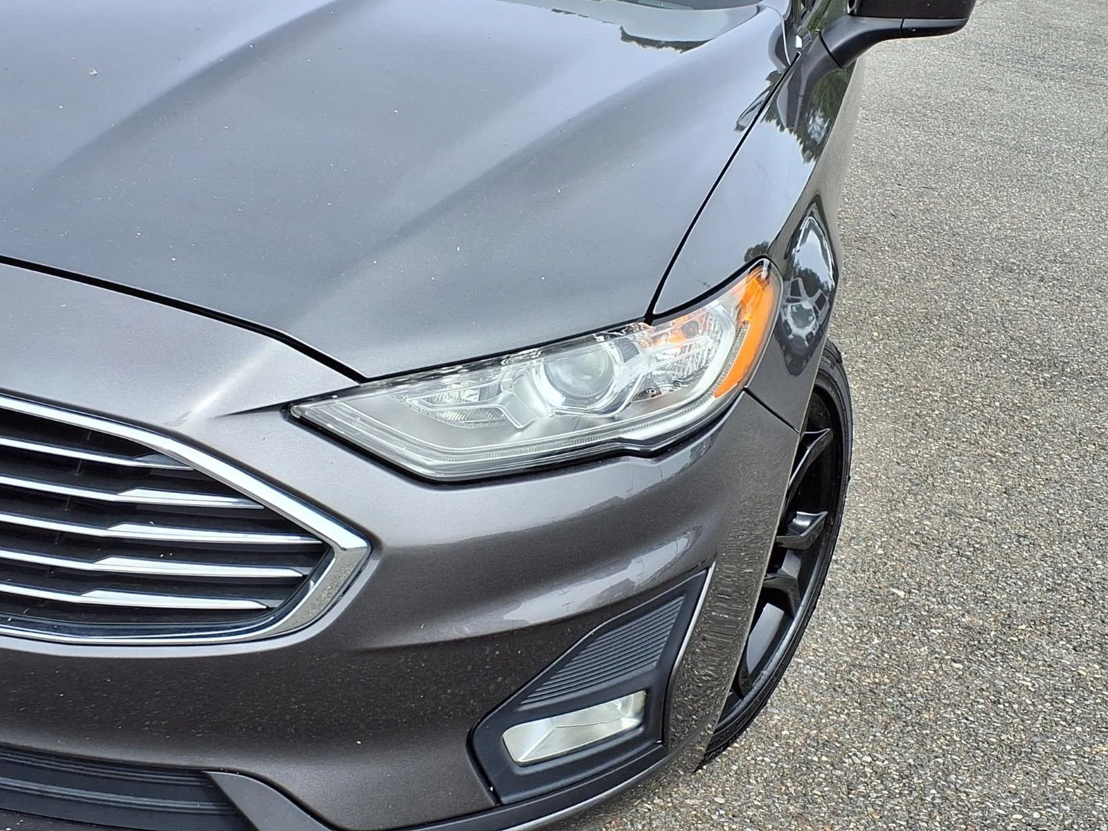 Used 2020 Magnetic Metallic Ford SE image 16