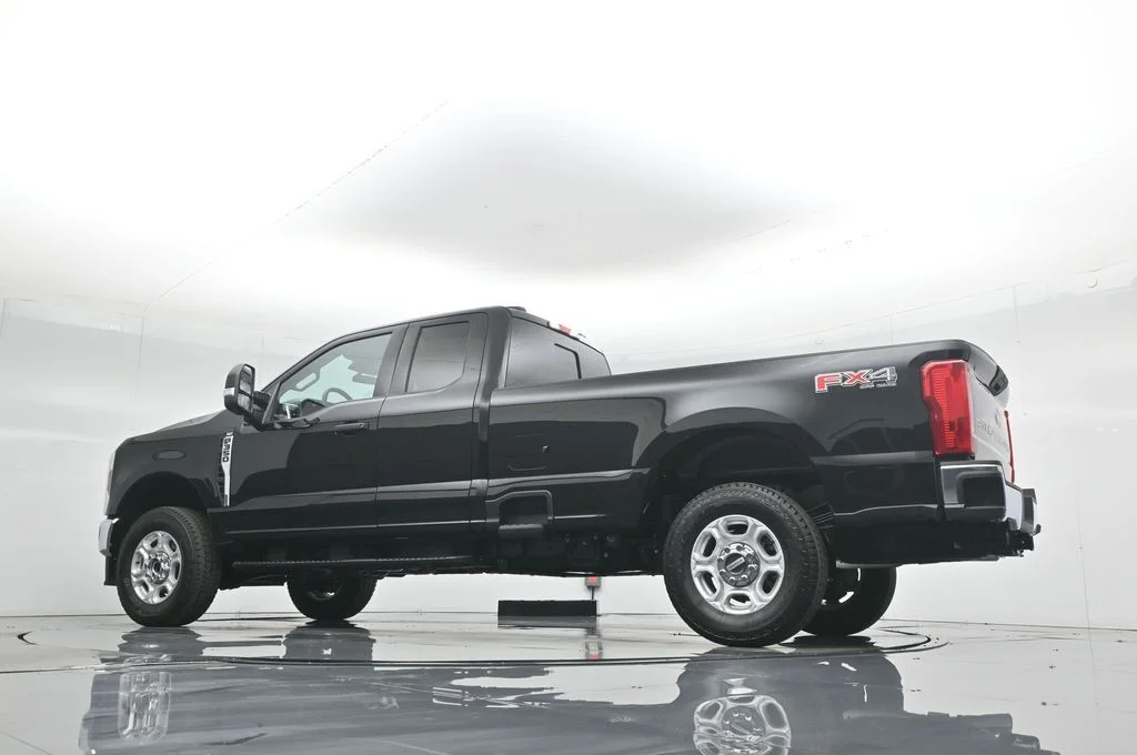 New 2026 Agate Black Metallic Ford XLT image 49