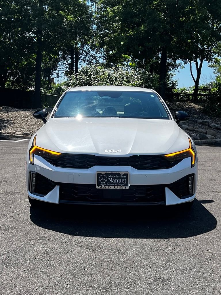 Used 2025 White Kia GT-Line image 2