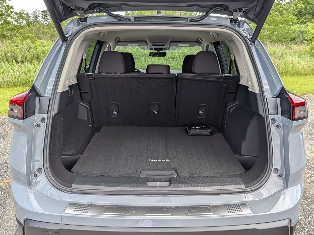 New 2026 Boulder Gray Pearl Nissan SV image 26