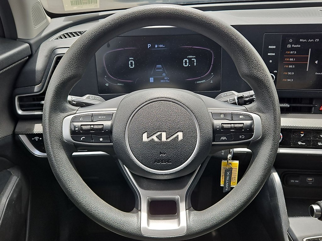 Used 2023 Snow White Pearl Kia LX image 18