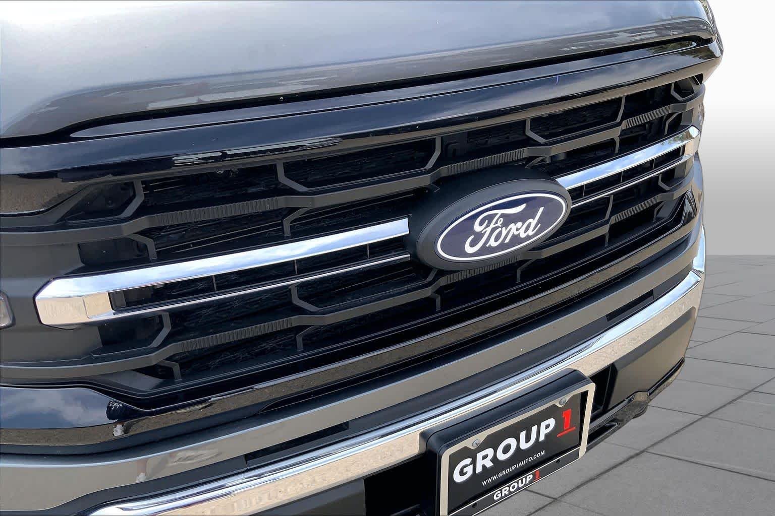 Used 2025 Carbonized Gray Metallic Ford XLT image 29