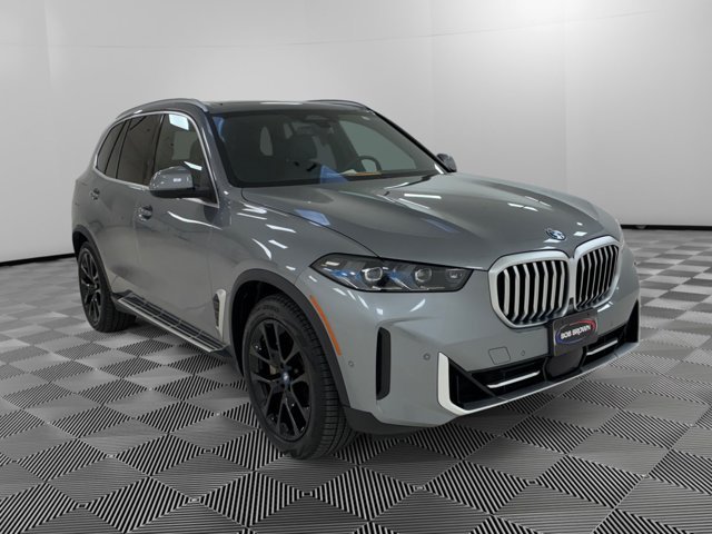 Used 2025 Gray BMW xDrive50e image 7