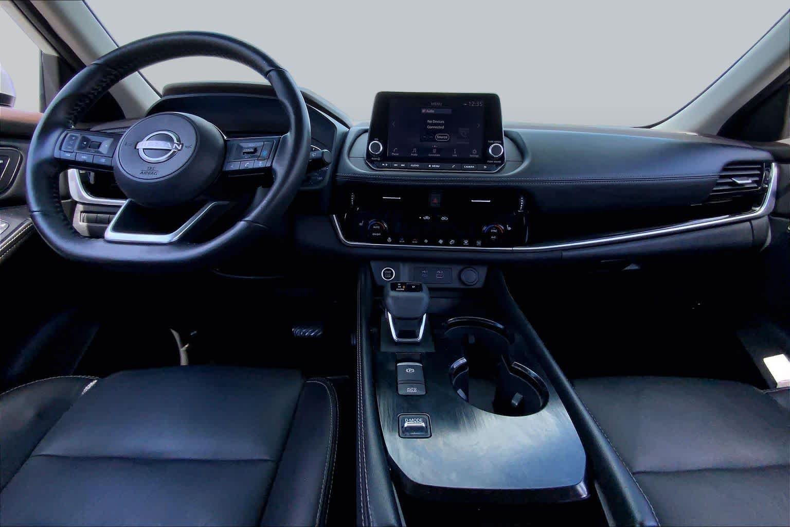 Used 2022 Pearl White Tricoat Nissan SL image 15