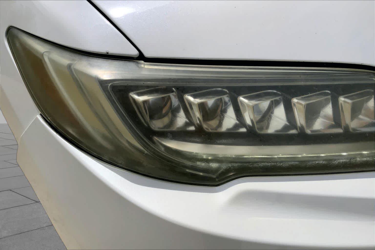 Used 2017 White Diamond Pearl Acura w/Technology Pkg image 28