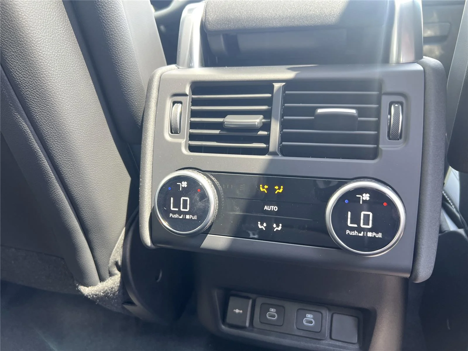 2025 Land Rover Discovery S - Photo 31