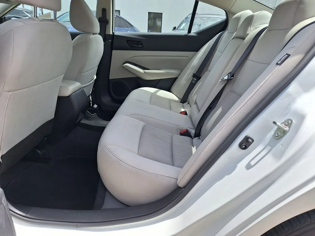 Used 2024 White Nissan 2.5 SV image 12