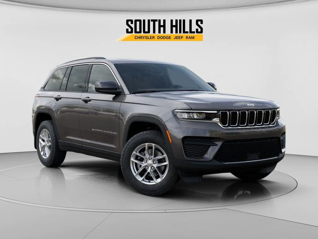 New 2025 Gray Jeep Laredo X image 5