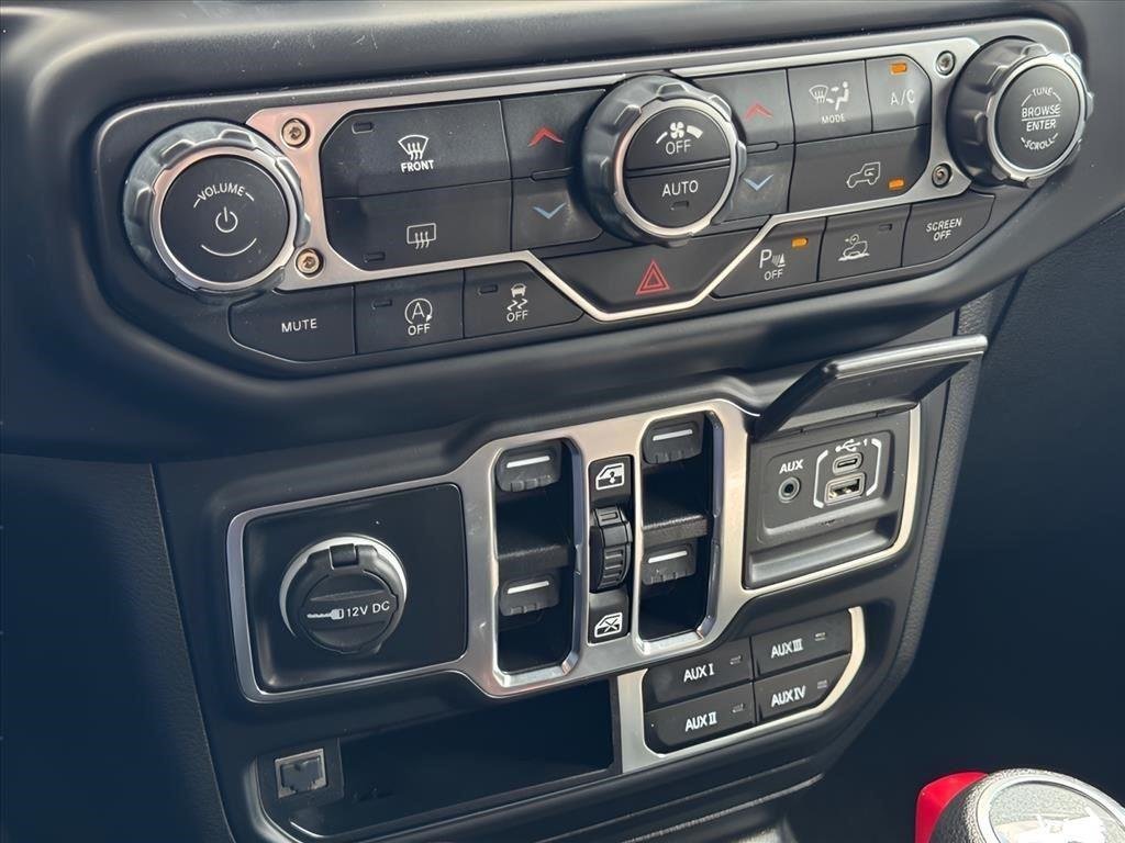 Used 2021  JEEP SPORT image 27