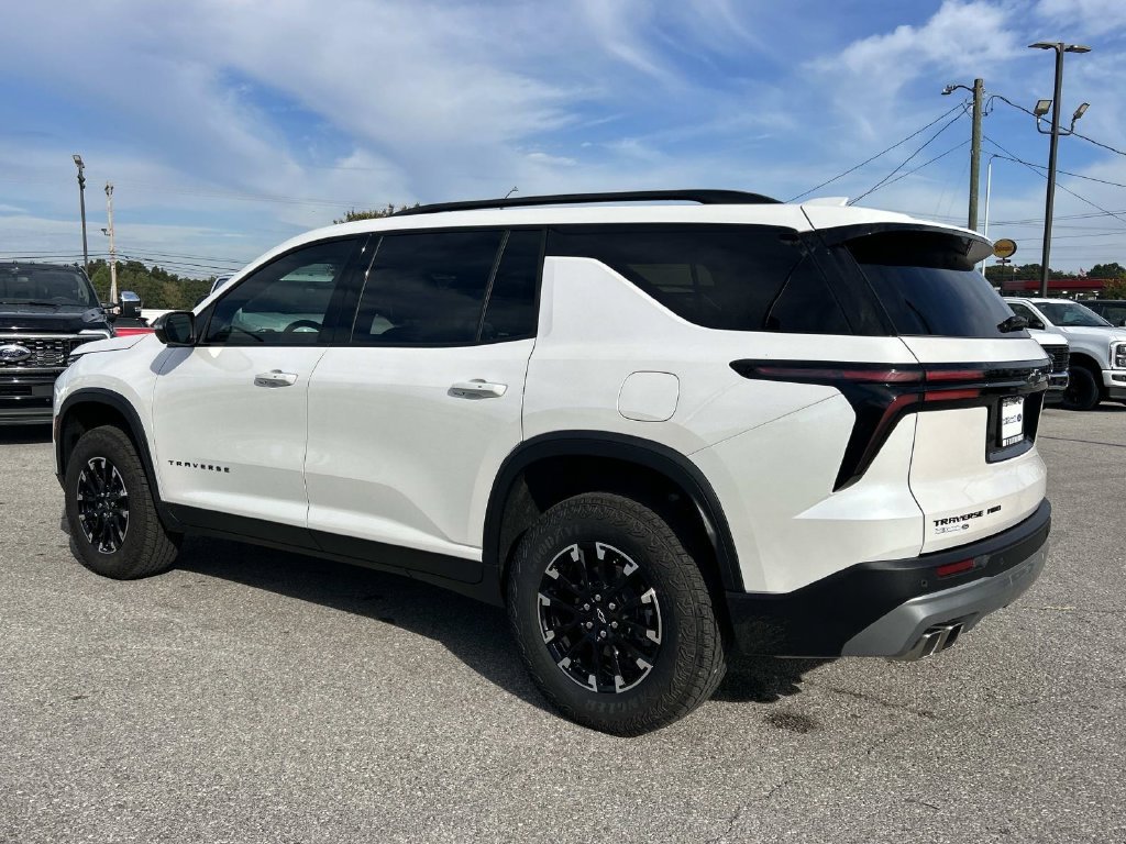 Certified Used 2025 Pearl Chevrolet Z71 image 6