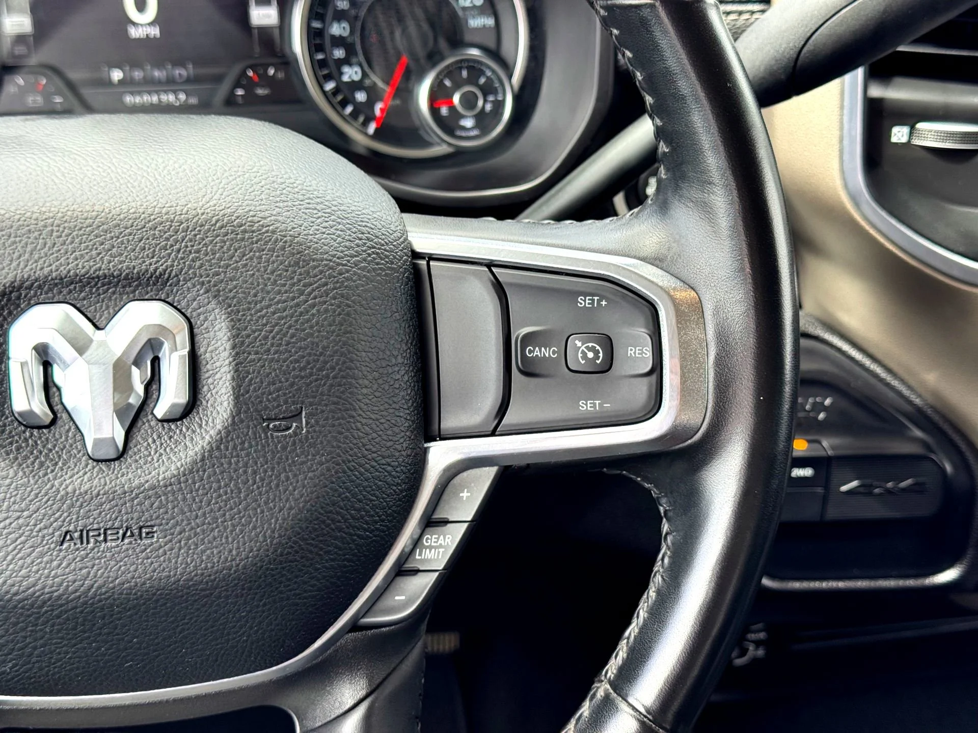 Used 2024  Ram Laramie image 25