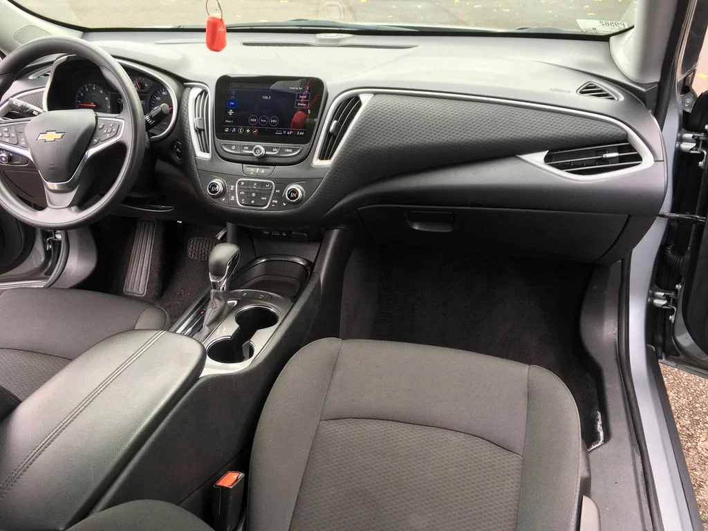 Used 2025 Gray Chevrolet LT image 30