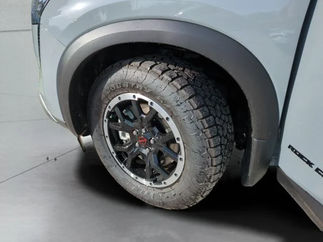 New 2026 Boulder Gray Pearl / Super Black Two-tone Nissan Rock Creek® image 32