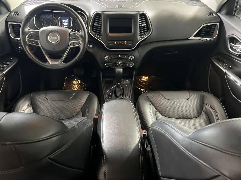 Used 2021 Gray Jeep Latitude Lux image 22