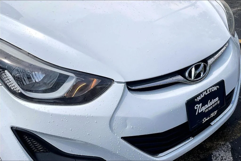 Used 2015 White Hyundai SE image 34