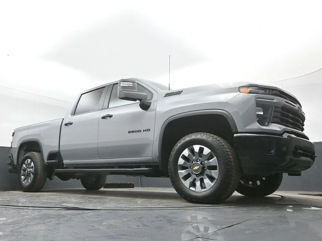 Used 2024 Gray Chevrolet Custom image 34