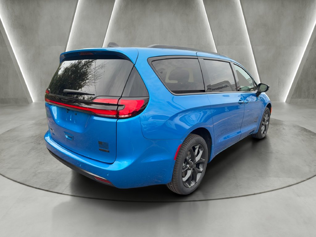 New 2027 Hydro Blue Pearl-Coat Exterior Paint Chrysler Select image 7