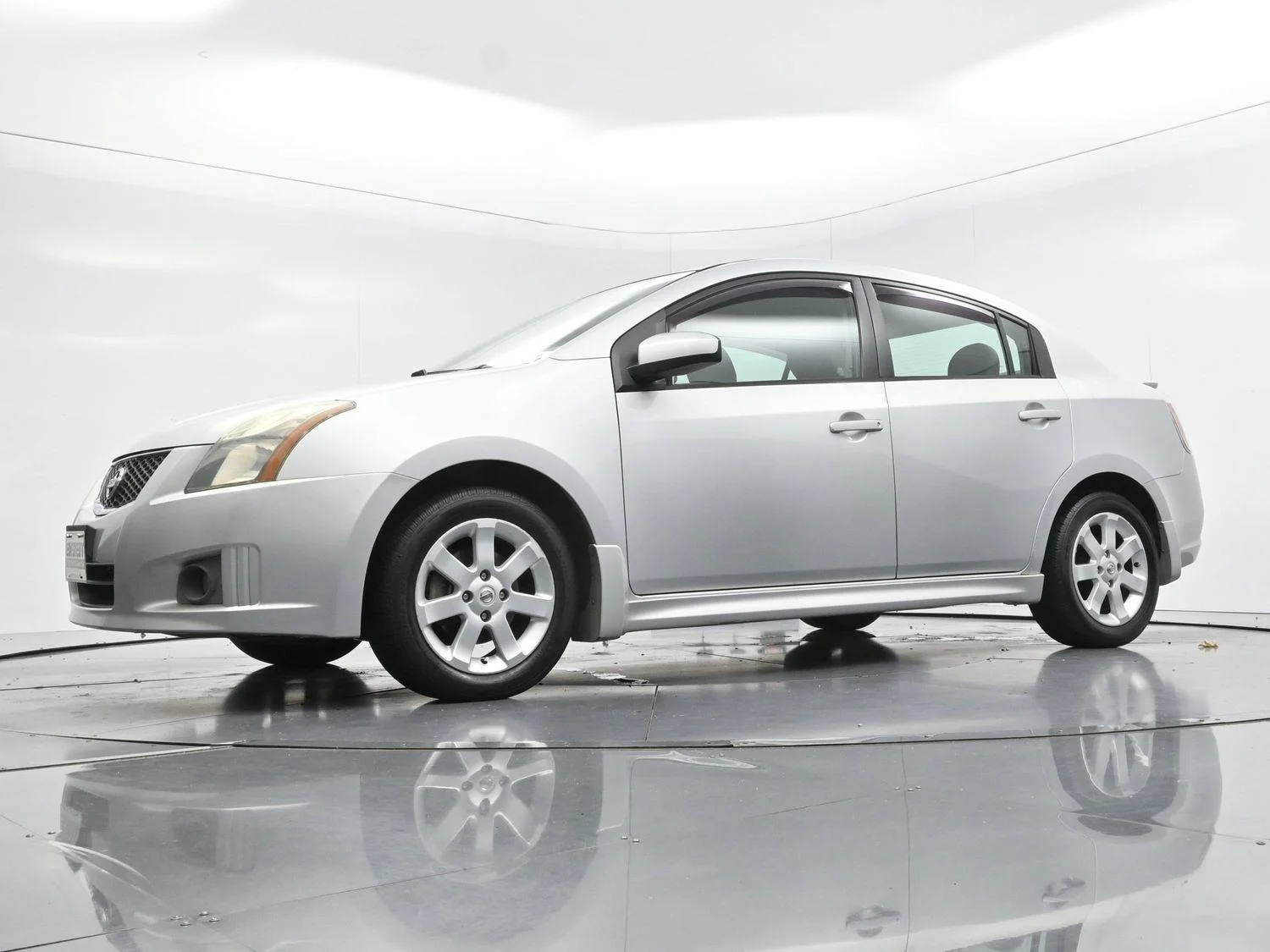 Used 2010 Brilliant Silver Metallic Nissan 2.0 SR image 37