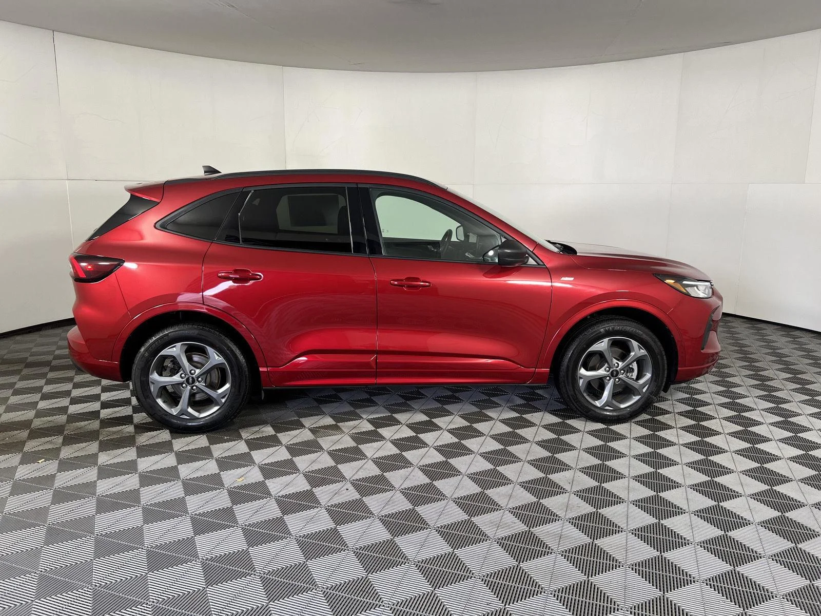 Used 2024 Rapid Red Metallic Tinted Clearcoat Ford ST-Line image 21