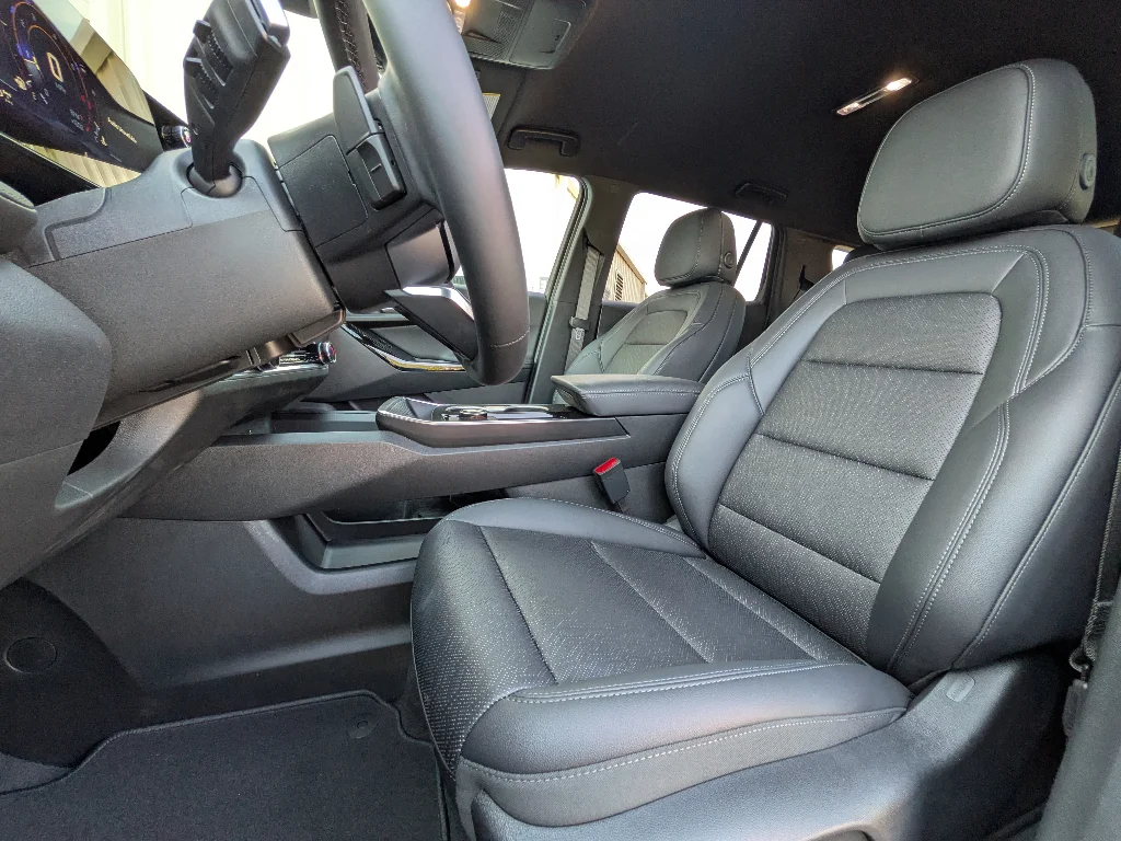 2026 Chevrolet Equinox LT - Photo 10