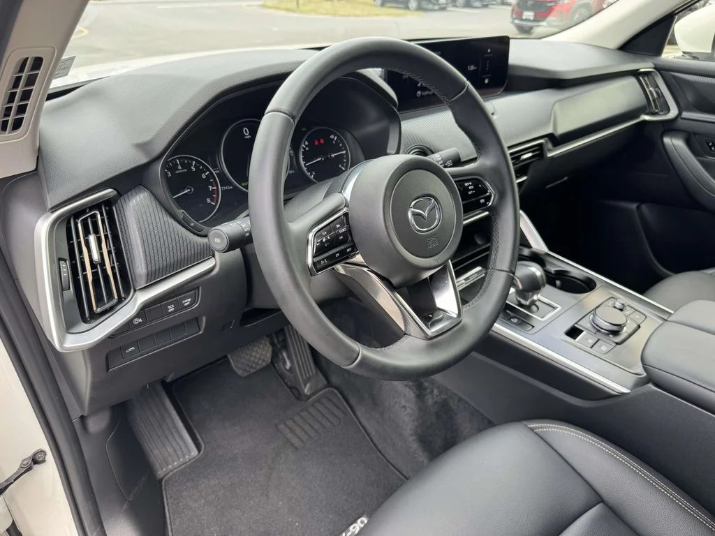 Certified Used 2026 White Mazda 3.3 Turbo Select image 2