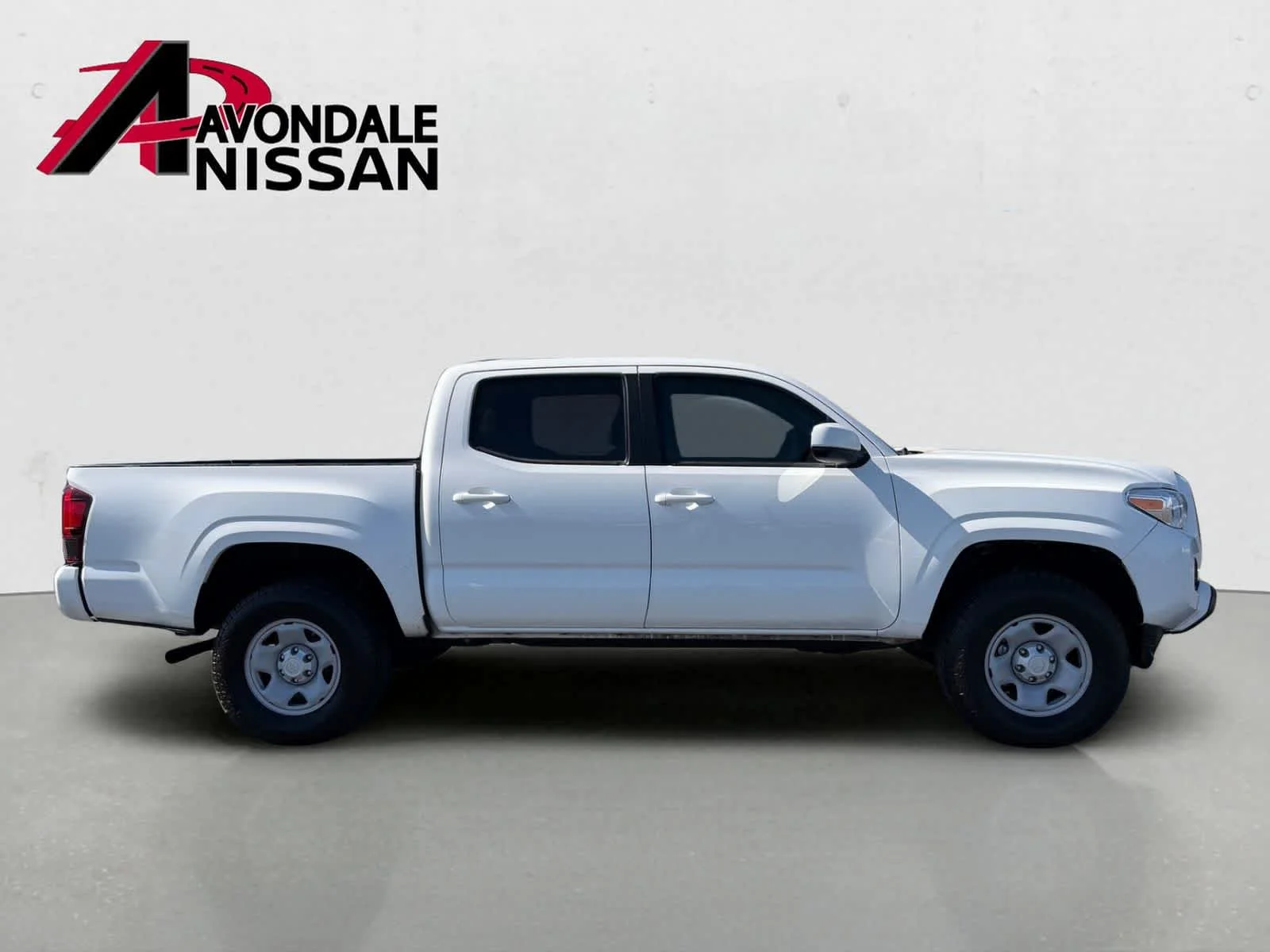 Used 2022 White Toyota SR image 7