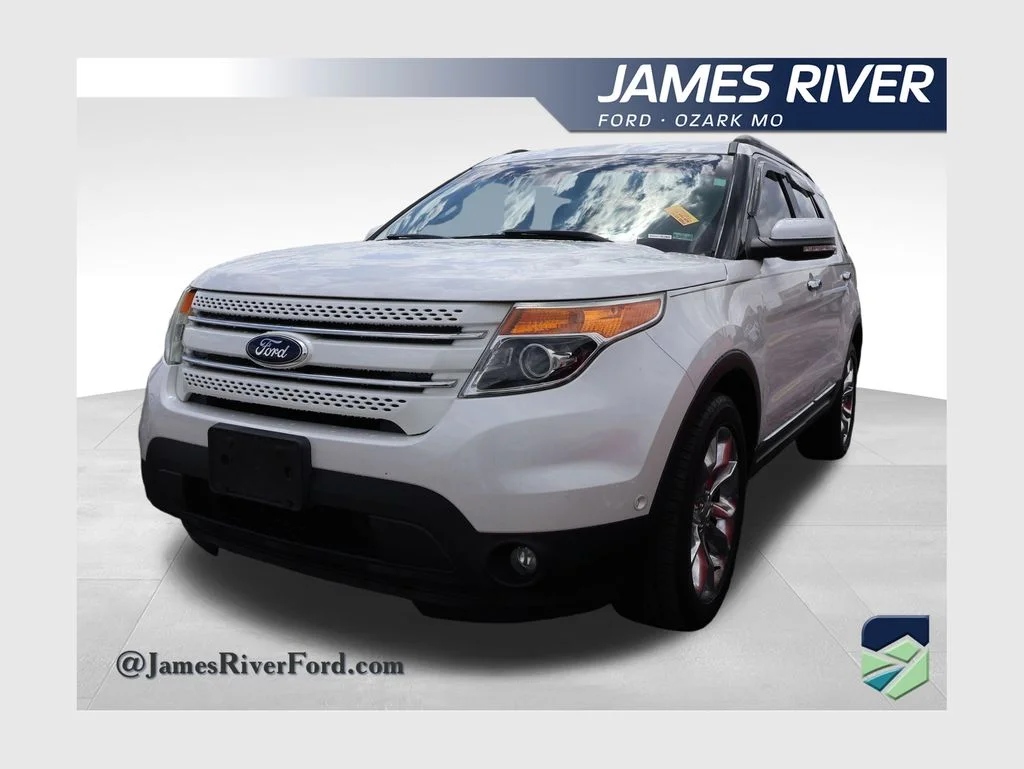 Used 2014 White Platinum Clearcoat Metallic Ford Limited image 1