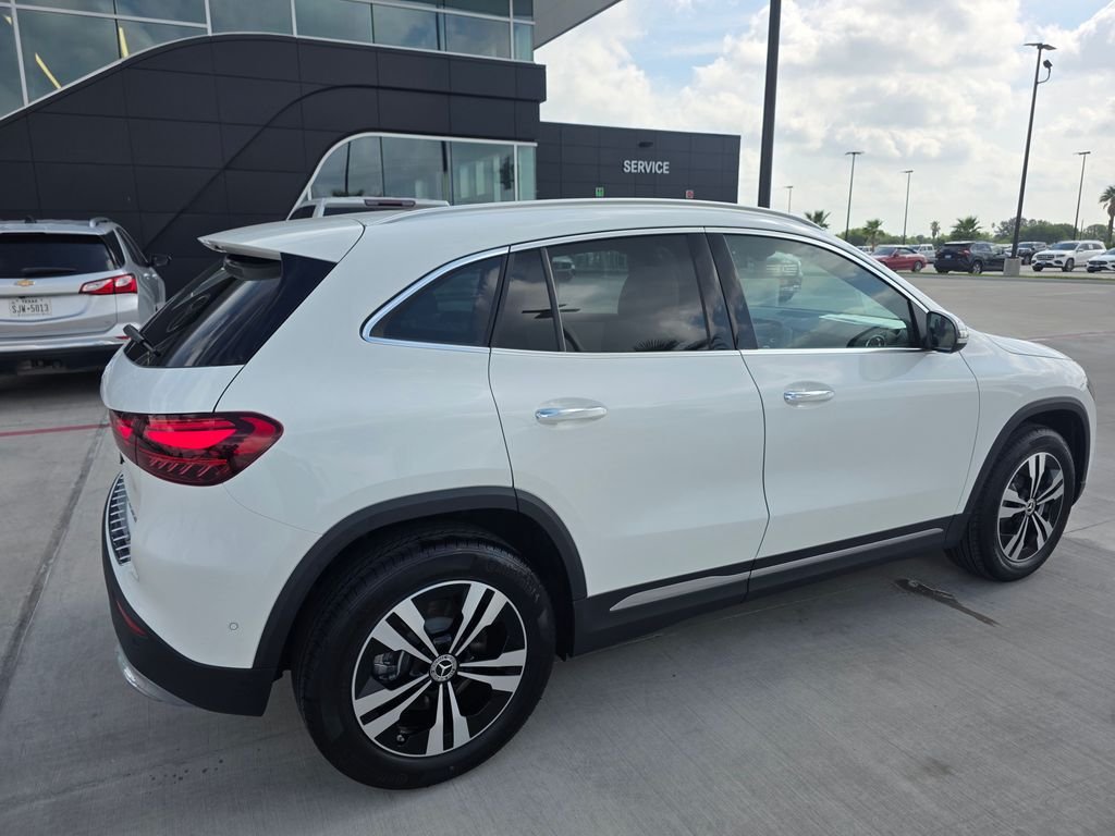 New 2026 Polar White Mercedes-Benz GLA 250 image 5