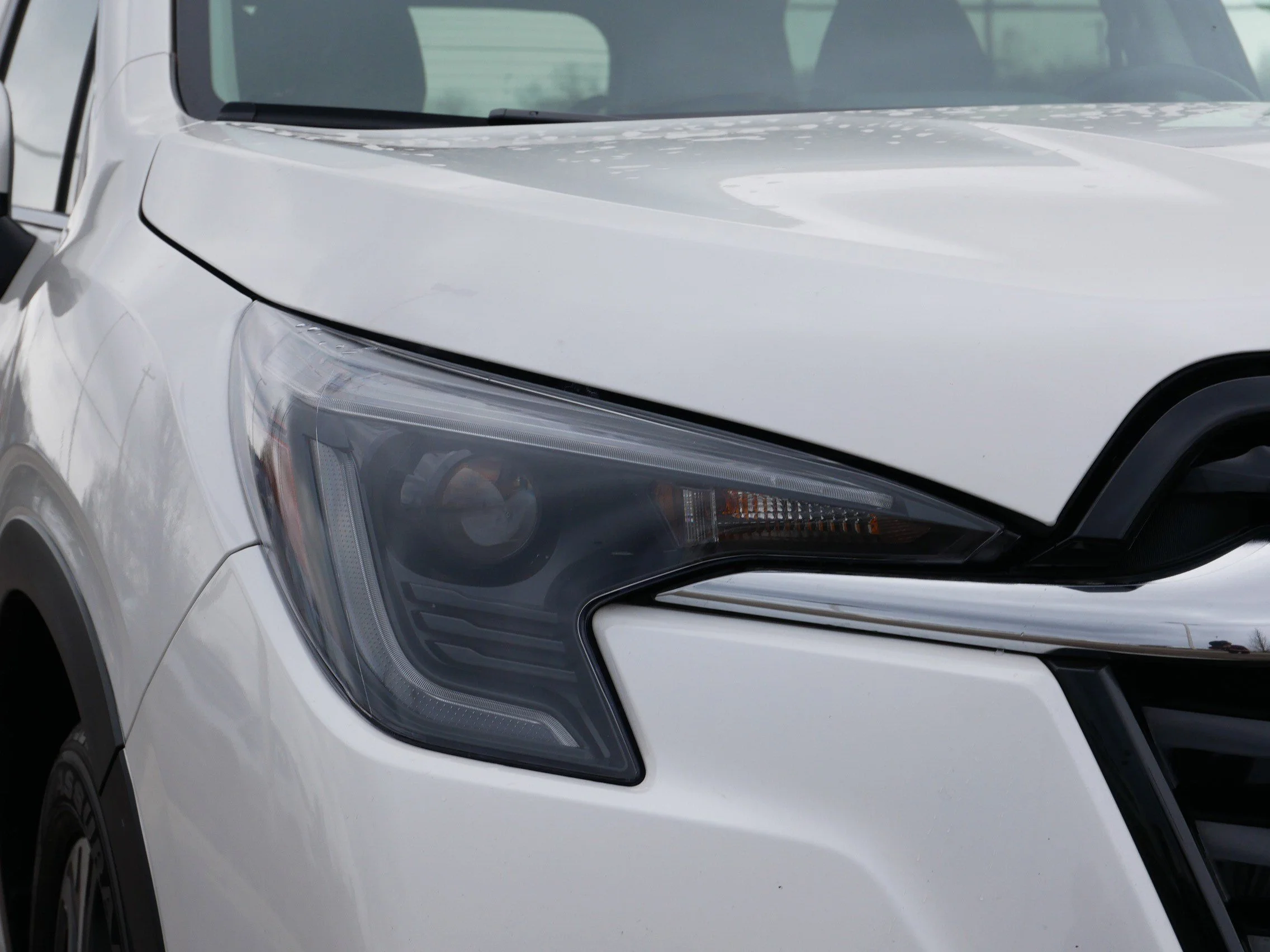 Used 2023 Crystal White Pearl Subaru Limited image 17