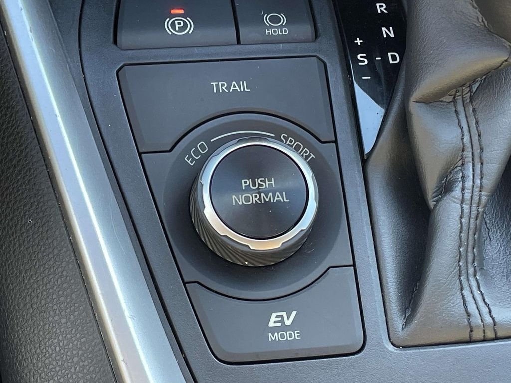 2021 Toyota RAV4 XLE Premium - Photo 22