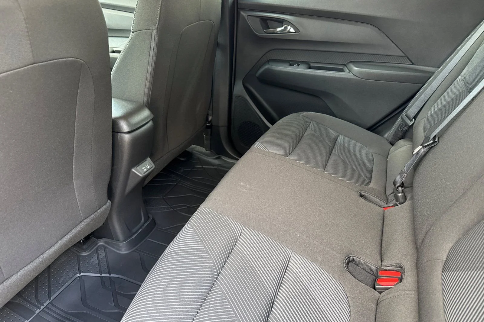 New 2027 Sterling Grey Metallic Chevrolet LT image 11
