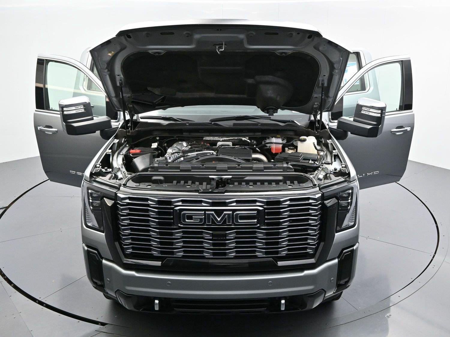 Used 2025 Sterling Metallic GMC Denali Ultimate image 43