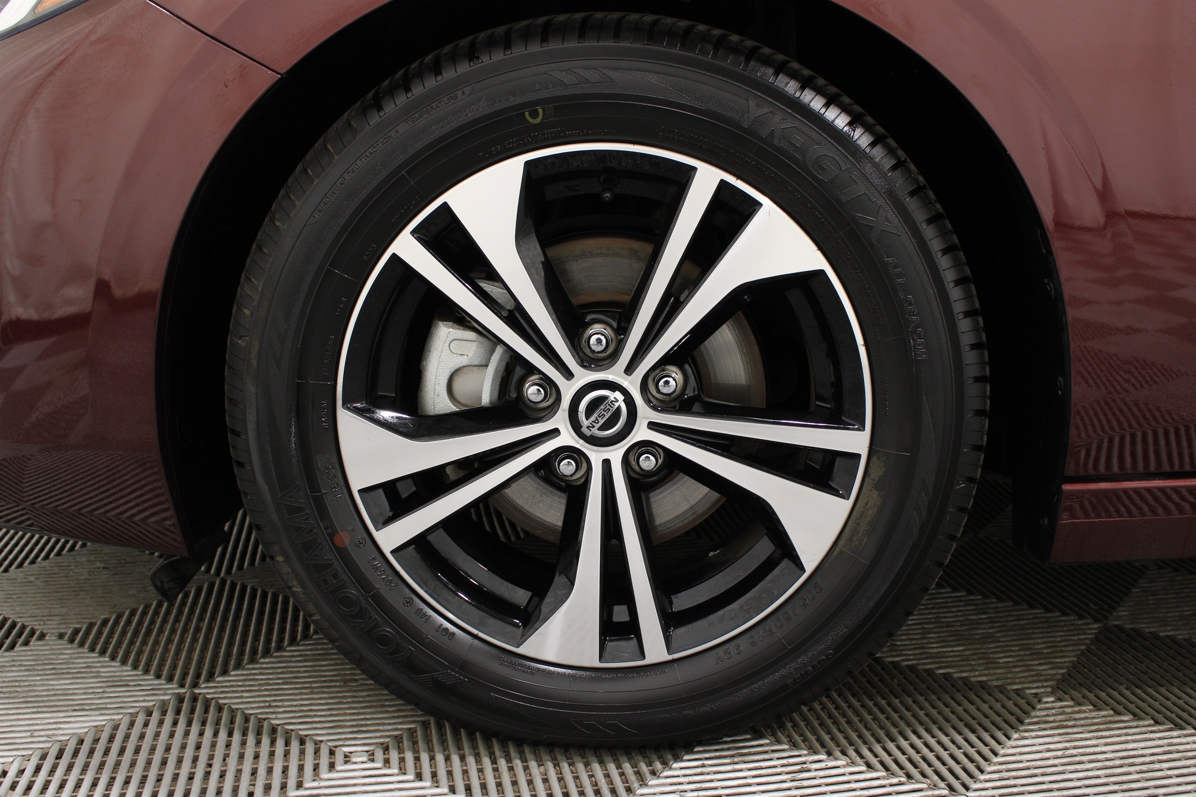 Used 2023 Rosewood Metallic Nissan SV image 34