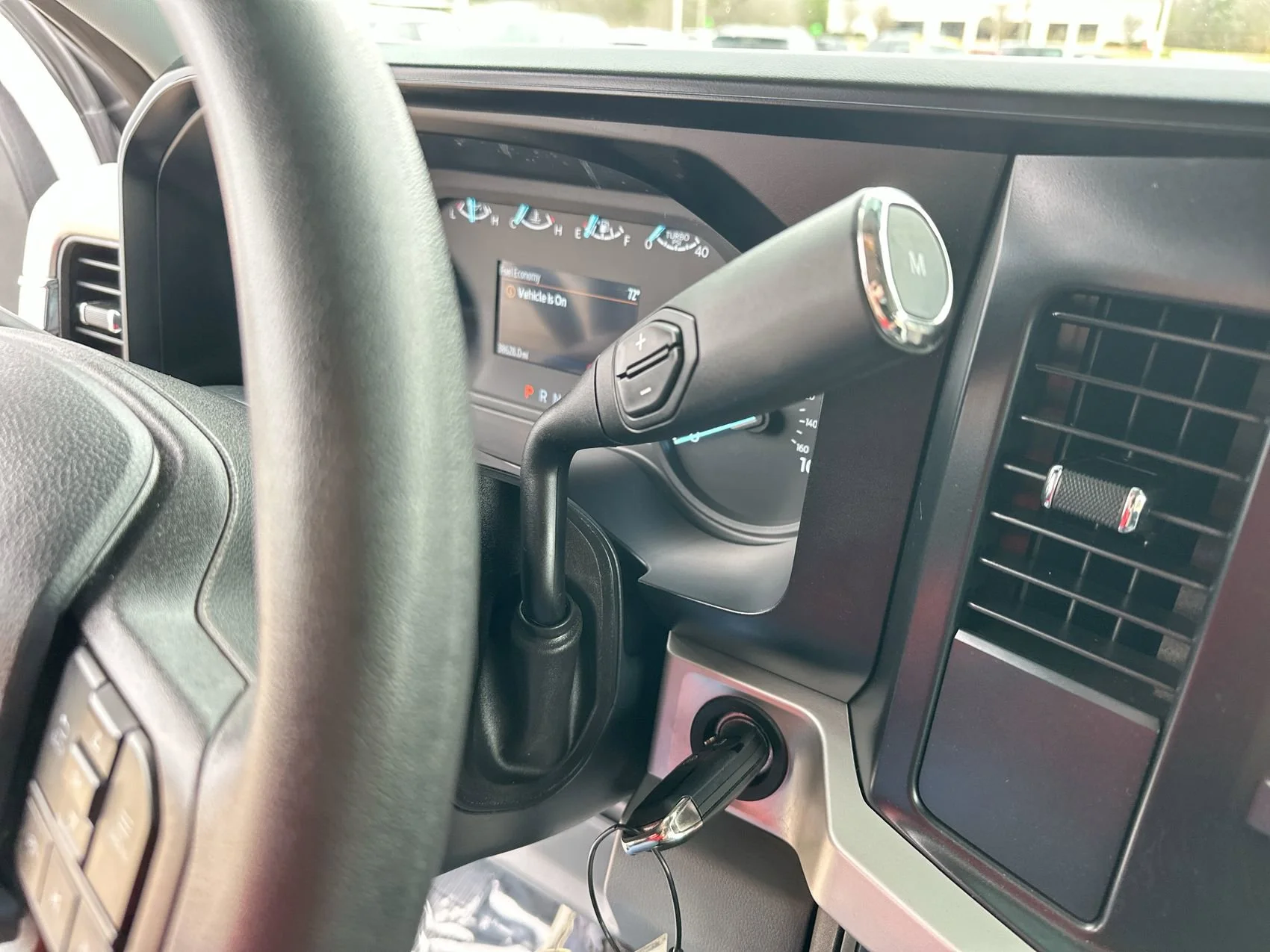 Used 2025 Oxford White Ford XLT image 19