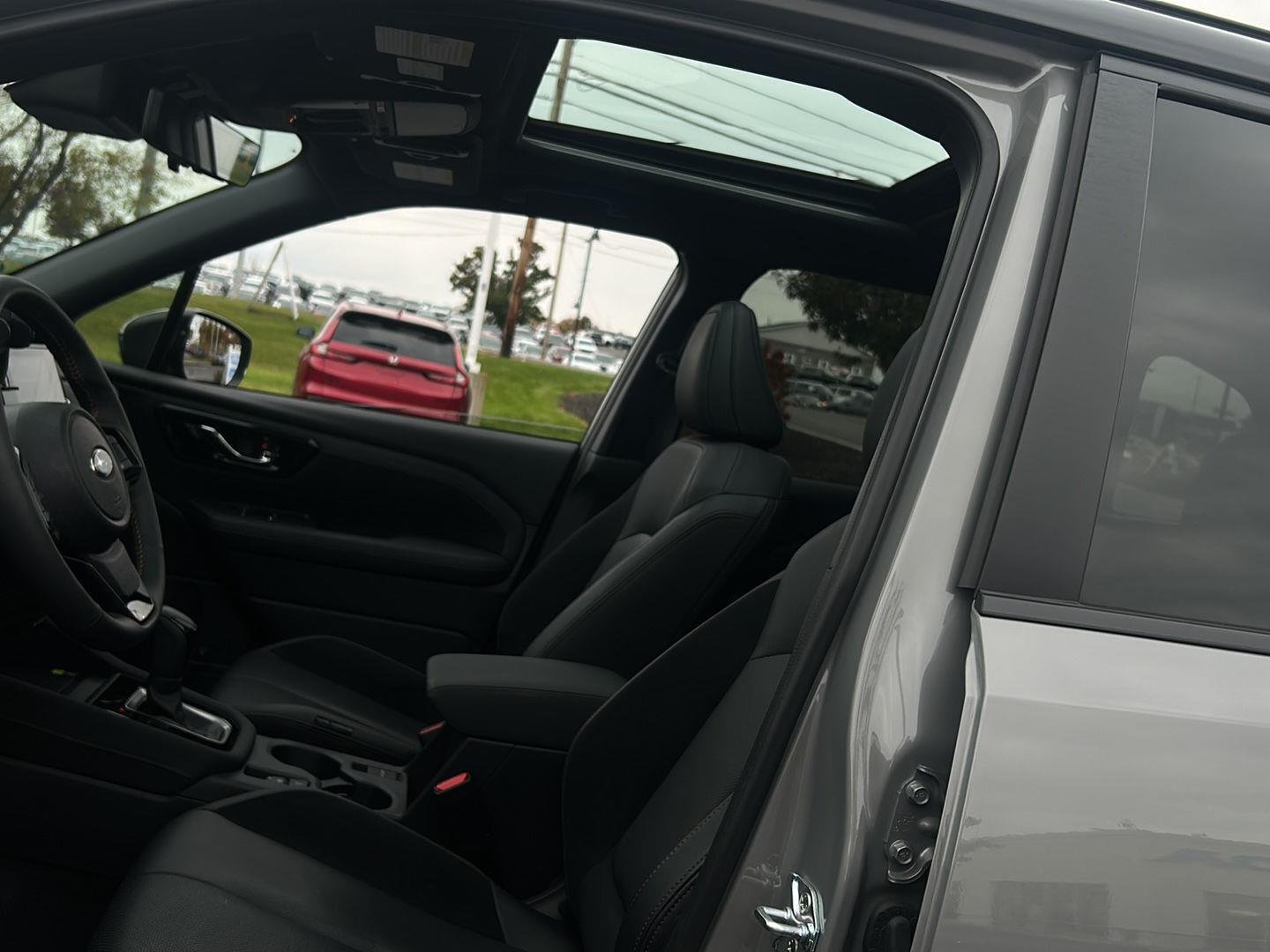 Used 2025  Subaru  image 16