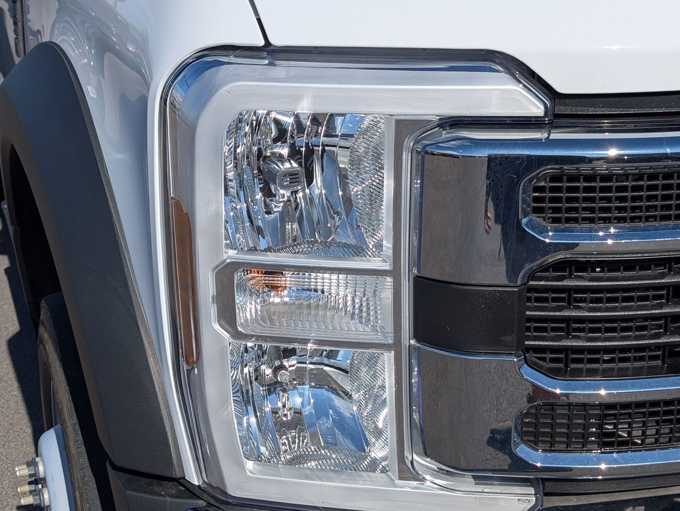 Used 2024  Ford XL image 10