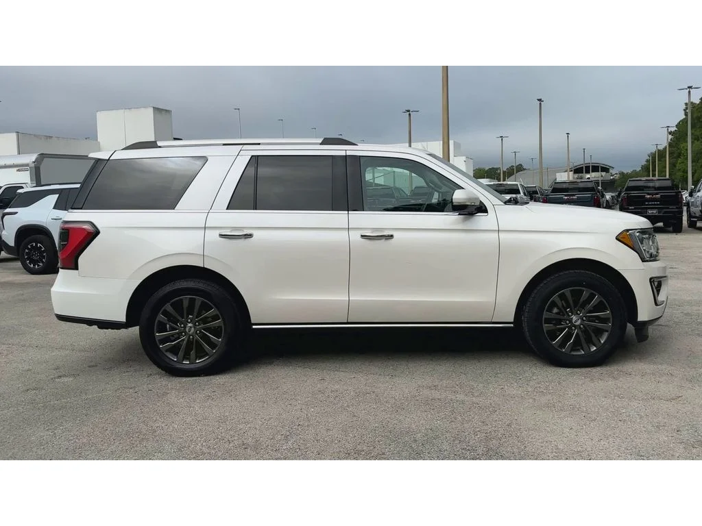Used 2019 White Platinum Metallic Tri-Coat Ford Limited image 9