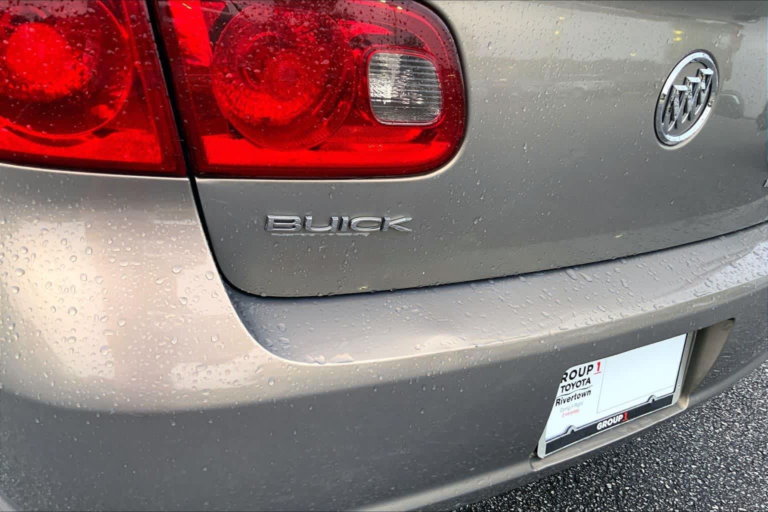 Used 2006 Sandstone Metallic Buick CX image 28