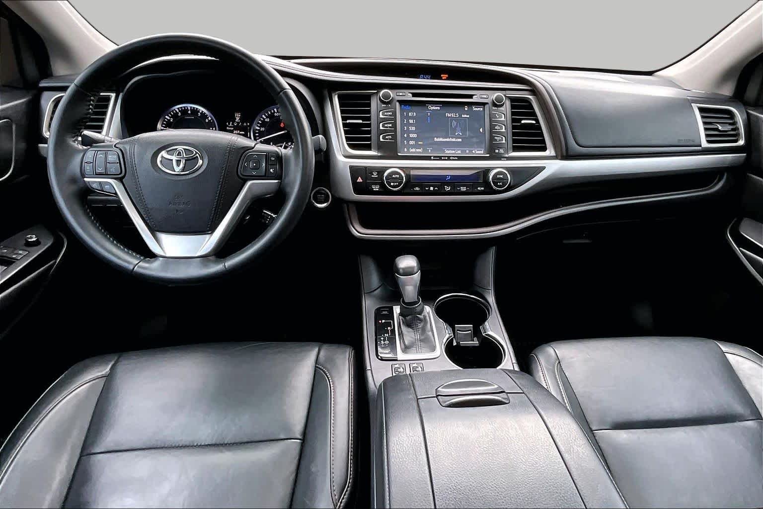 Used 2016 Silver Sky Metallic Toyota XLE image 15