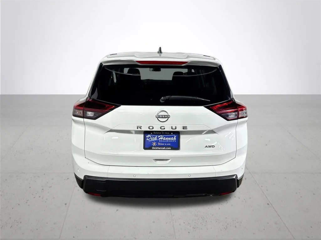 Used 2024 White Nissan S image 7