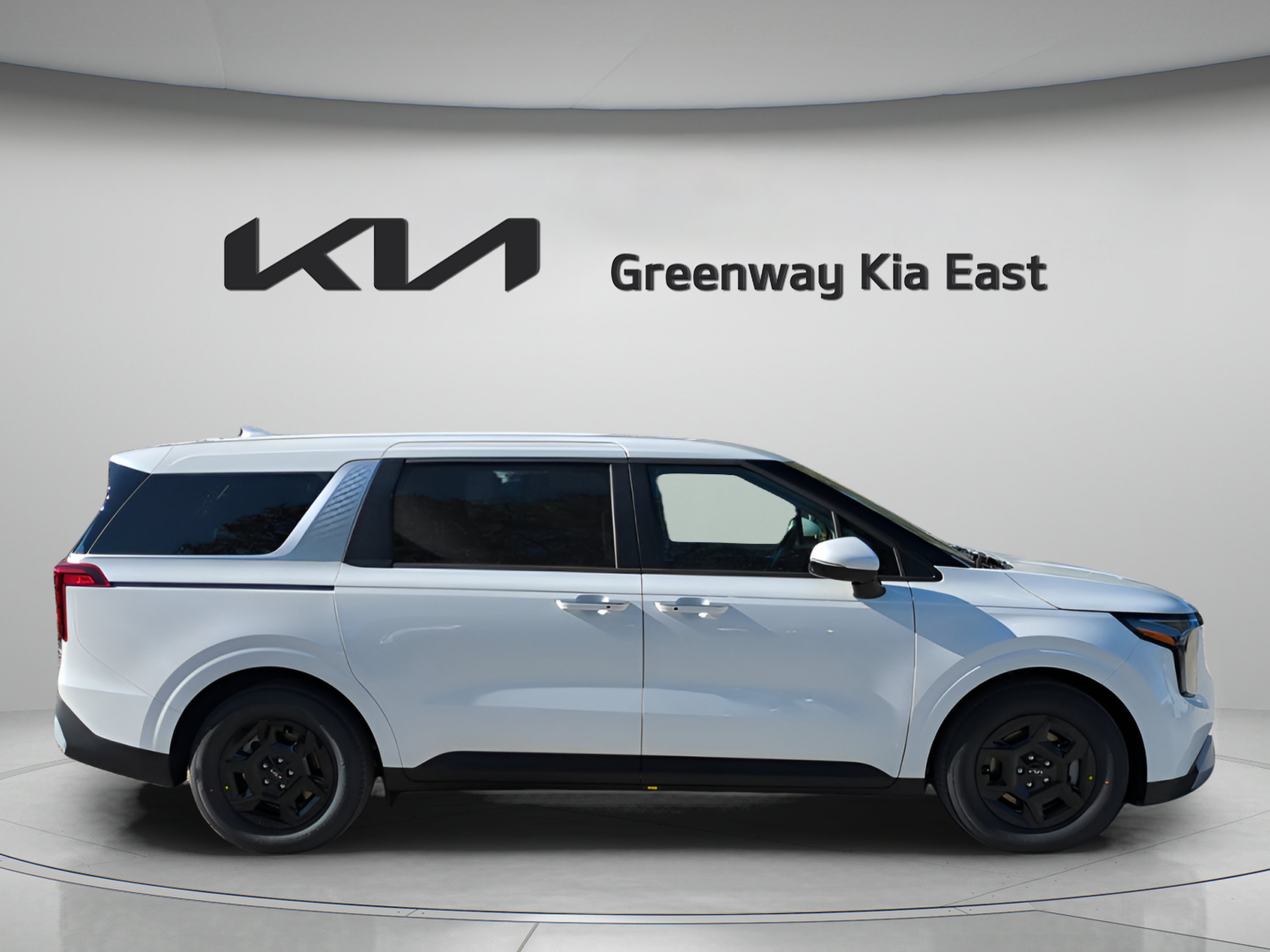 New 2026 Snow White Pearl Kia LXS image 4