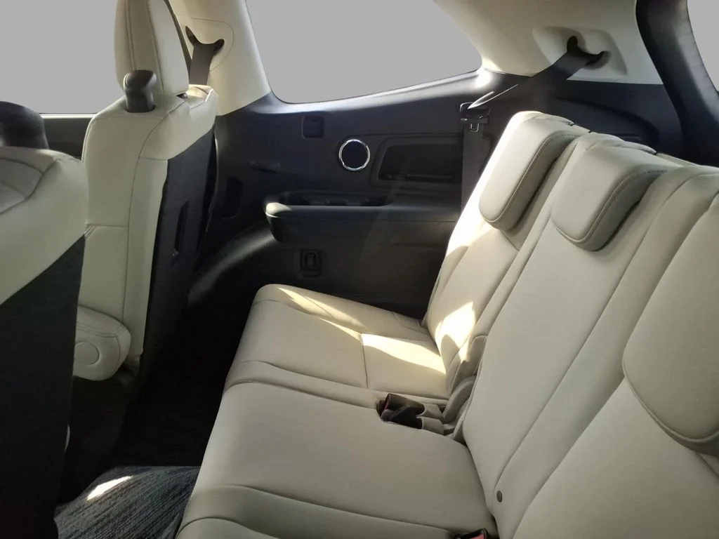 2026 Subaru Ascent Limited - Photo 7