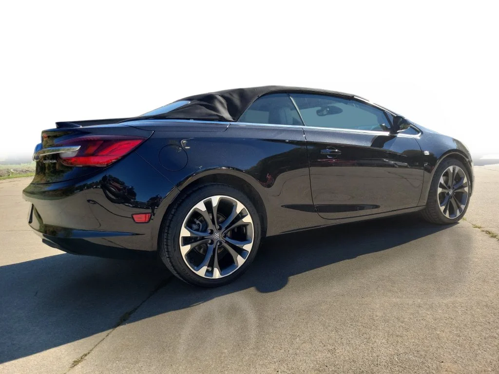 Used 2018 Black Buick Premium image 4