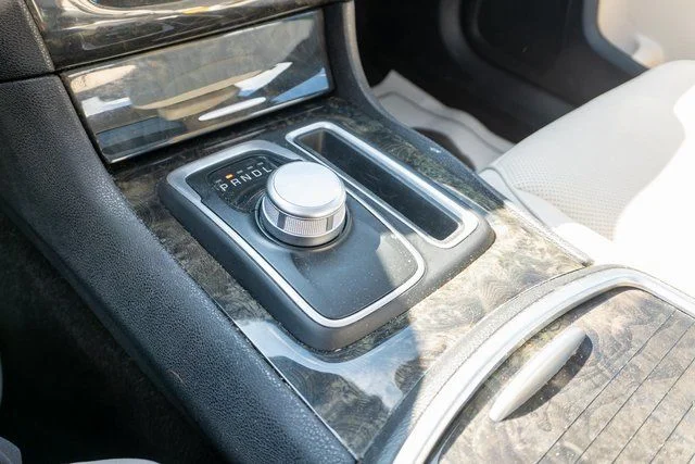 Used 2018 White Chrysler Limited image 31