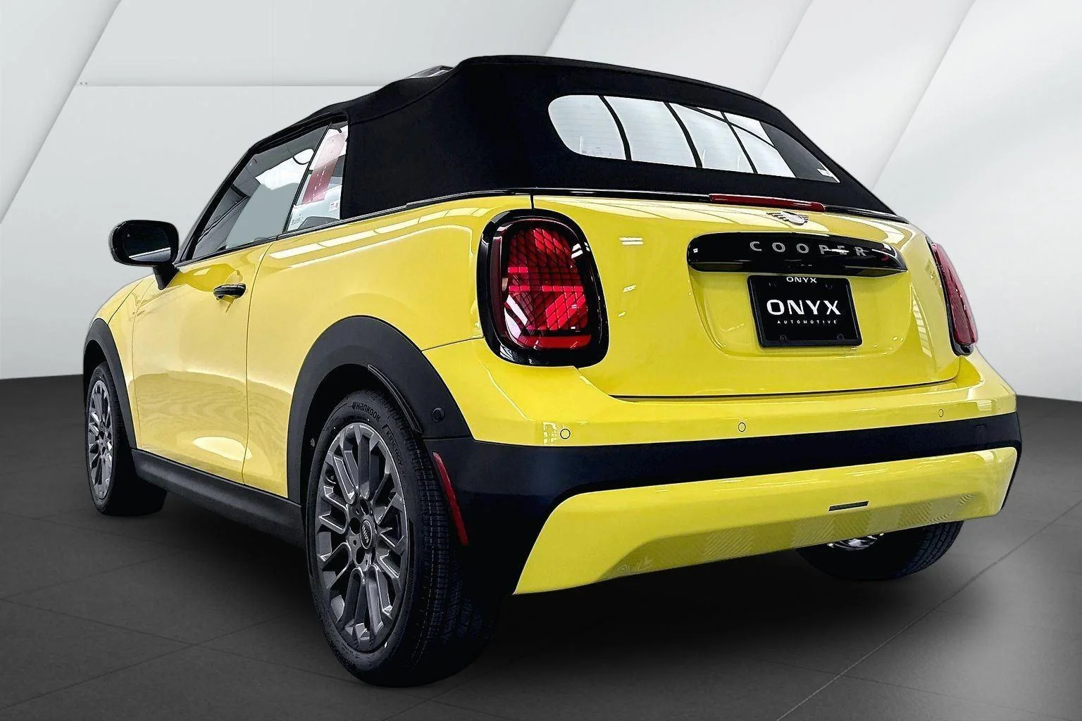 New 2026 Sunny Side Yellow MINI Iconic image 7