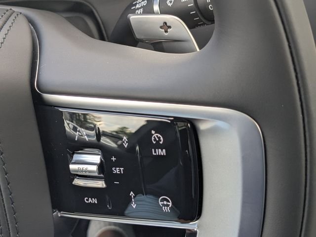 New 2026 Fuji White Land Rover SE image 31