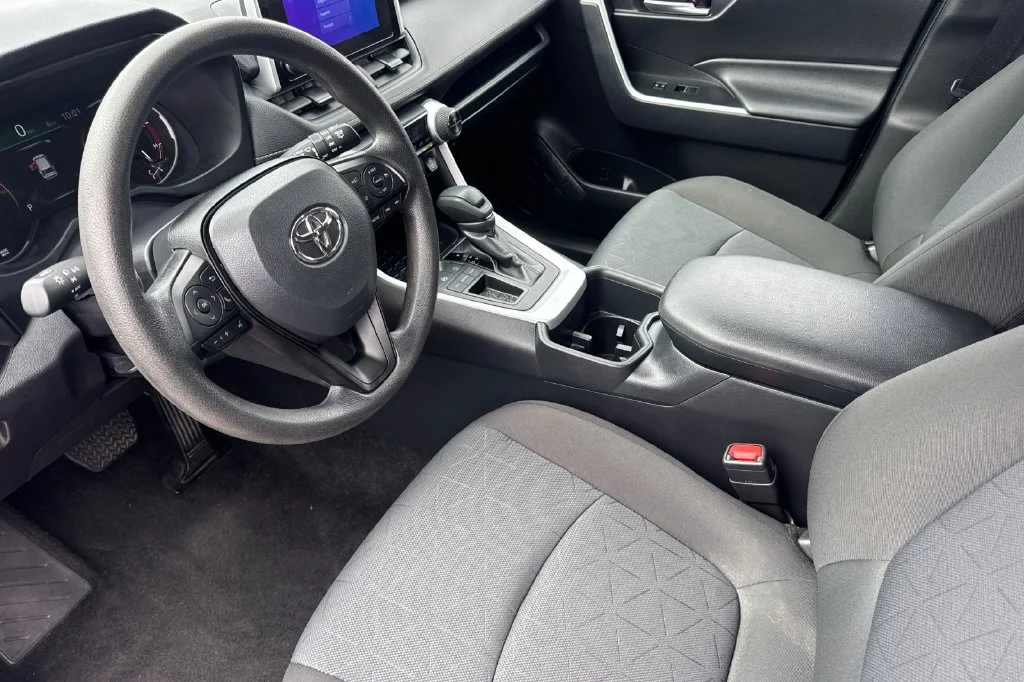 Used 2025 Pearl Toyota XLE image 12