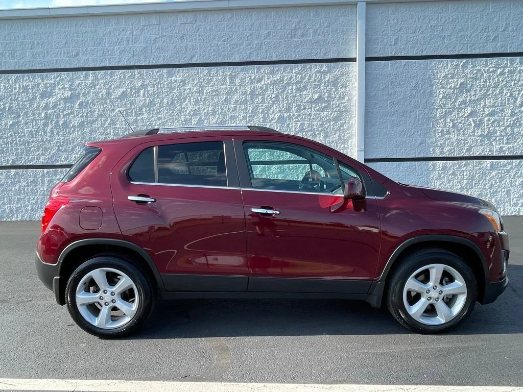 Used 2016 CRIMSON METALLIC Chevrolet LTZ image 7